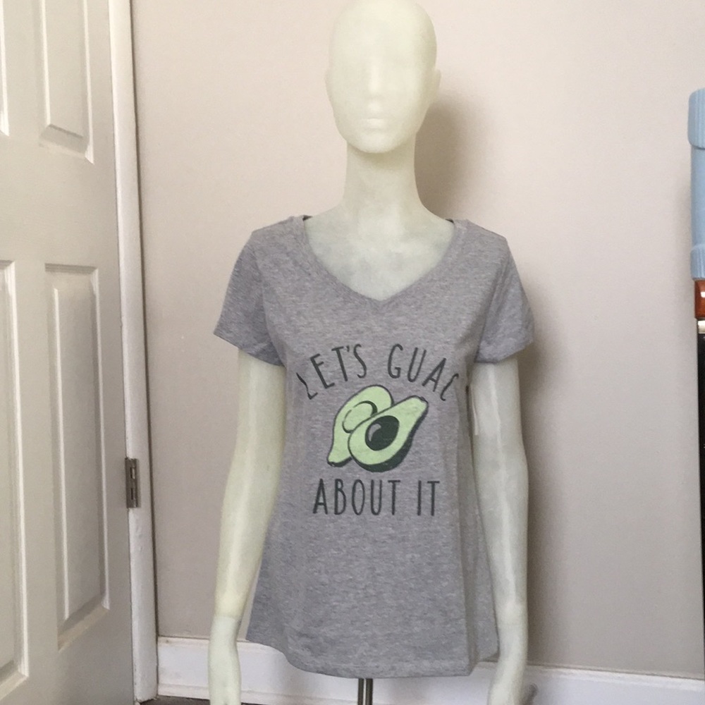 ✨✨NWT✨✨ V-neck short sleeve tee